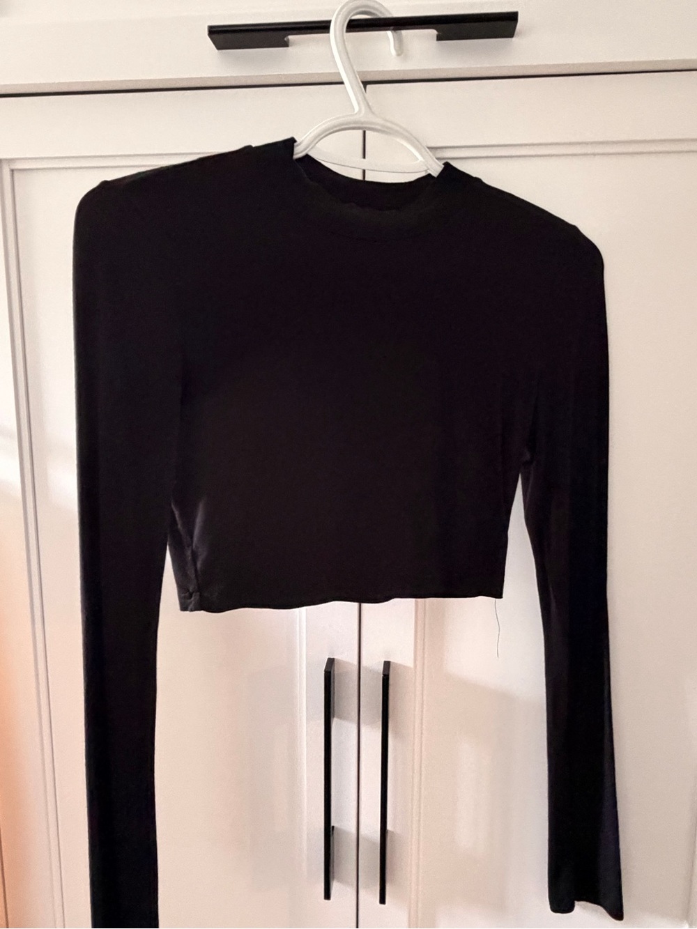 Aritzia Black Long-Sleeve Cropped Top
